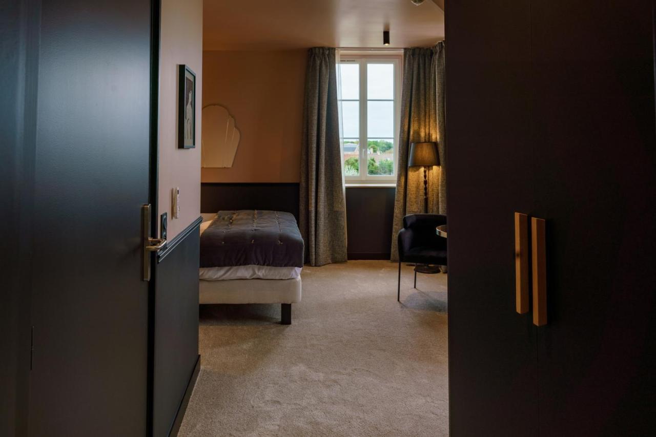 Hotel De La Plage Lion-sur-Mer Exterior photo